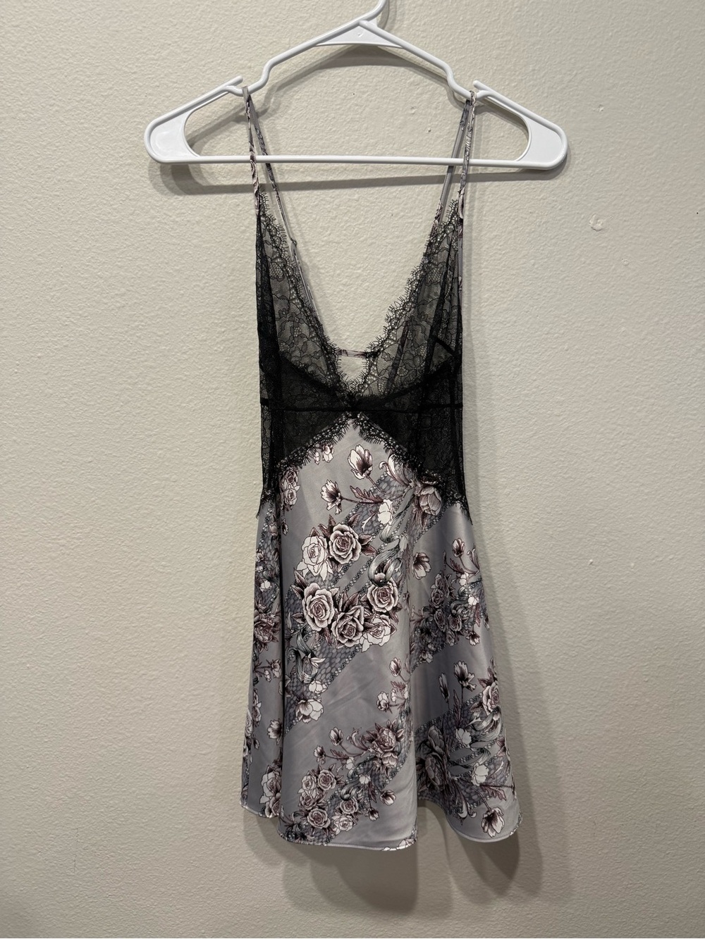 Victoria’s Secret Floral Lace Trim Satin Chemise - Black & Gray